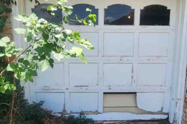 The Top Signs Your Garage Door Needs Repair - total door solutions in oklahoma (2)