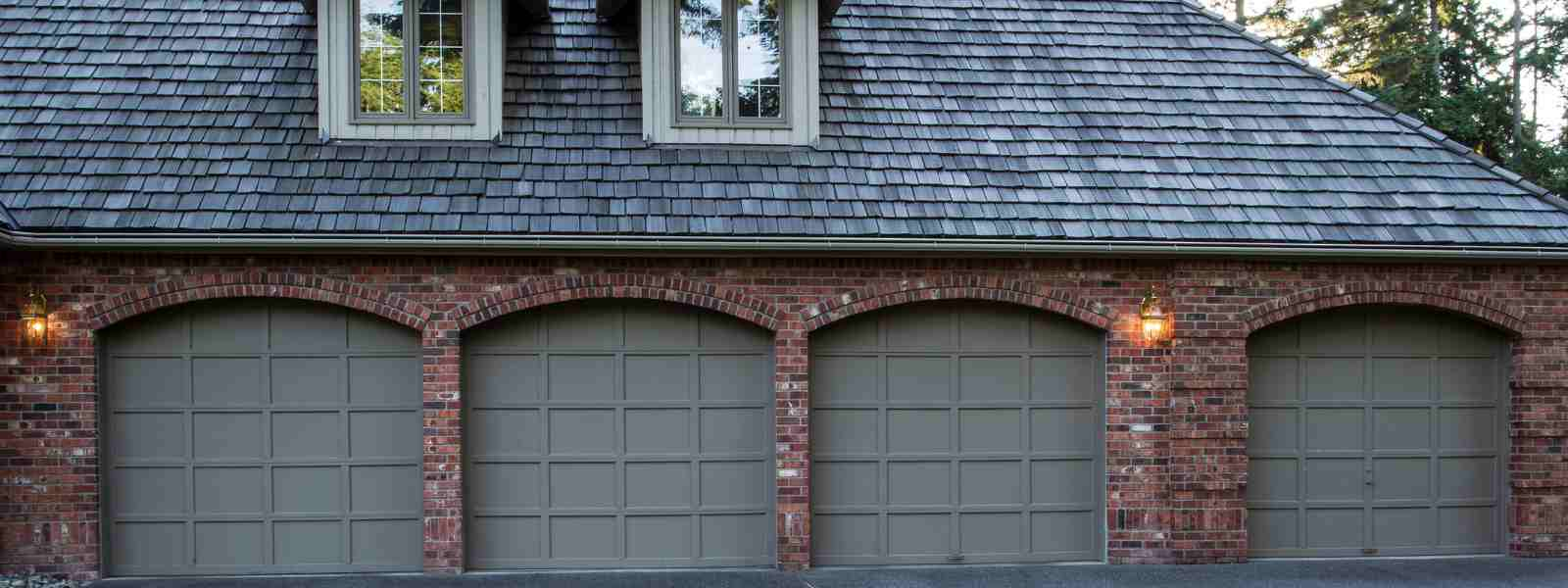 Custom Garage Doors: Enhancing Curb Appeal and Functionality