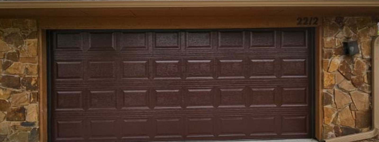Garage Door Repair vs Replacement: 7 Key Signs You Need to Know